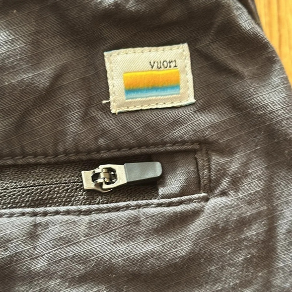 Vuori shorts M men’s Ripstop climber short in charcoal great pre owned condition - Picture 5 of 5